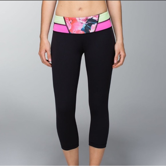 lululemon athletica Pants - 83 🌿LLL Wunder Under Crop *Full-On Luon in Black / Quilt Spring 💕